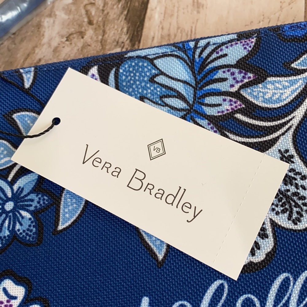 NWT Vera Bradley Lighten Up Wristlet collection - Picture 4 of 5